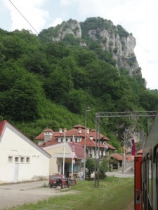 train to bar 007