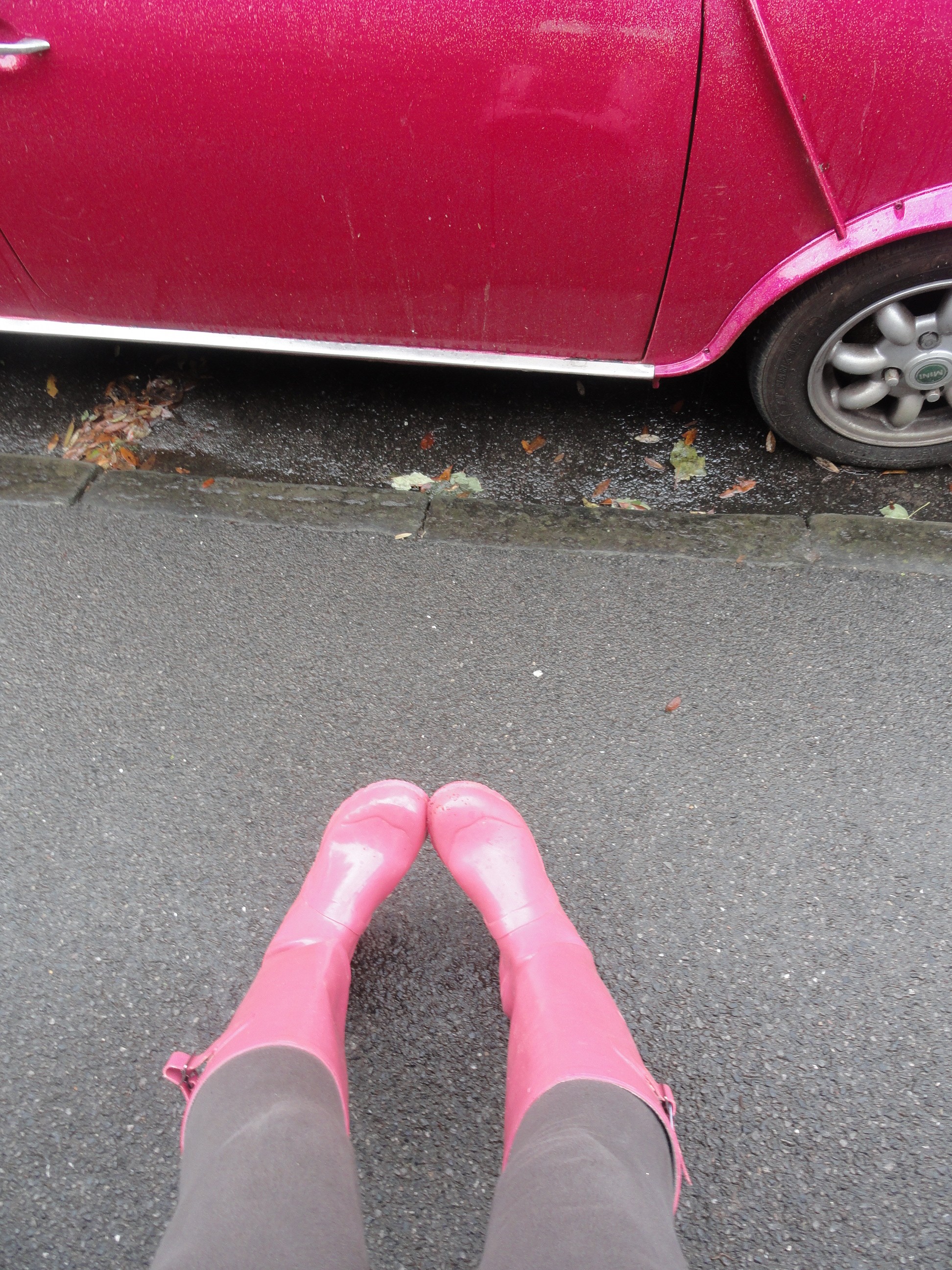Yup, their pink, and no, they are not mine.  I don’t tend to buy pink footware. But it was cold and wet when I was visiting my cousin in Bristol [&hellip;]